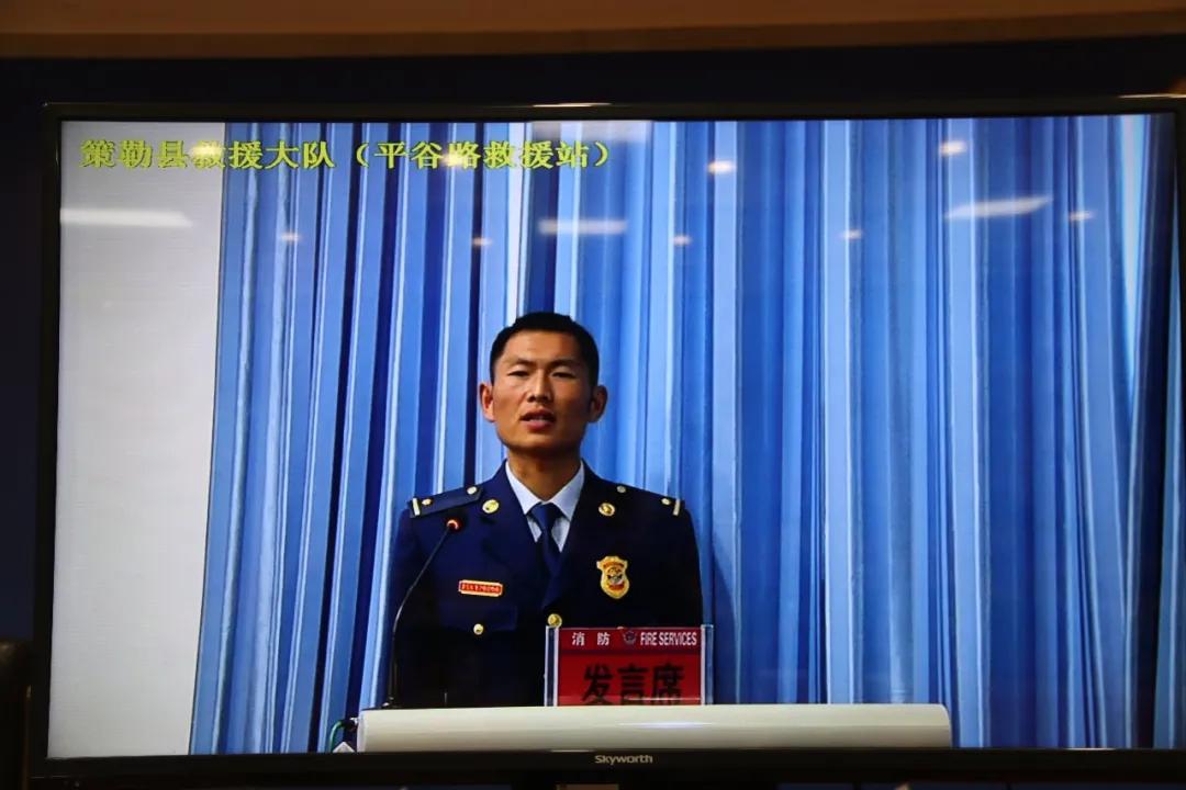 我的比赛车，速度与激情的极致体验